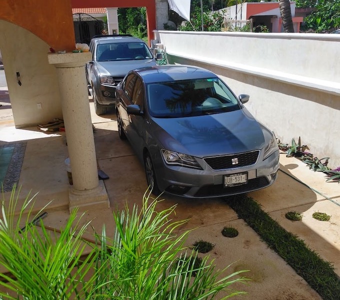 Estacionamiento privado, seguridad del hotel.